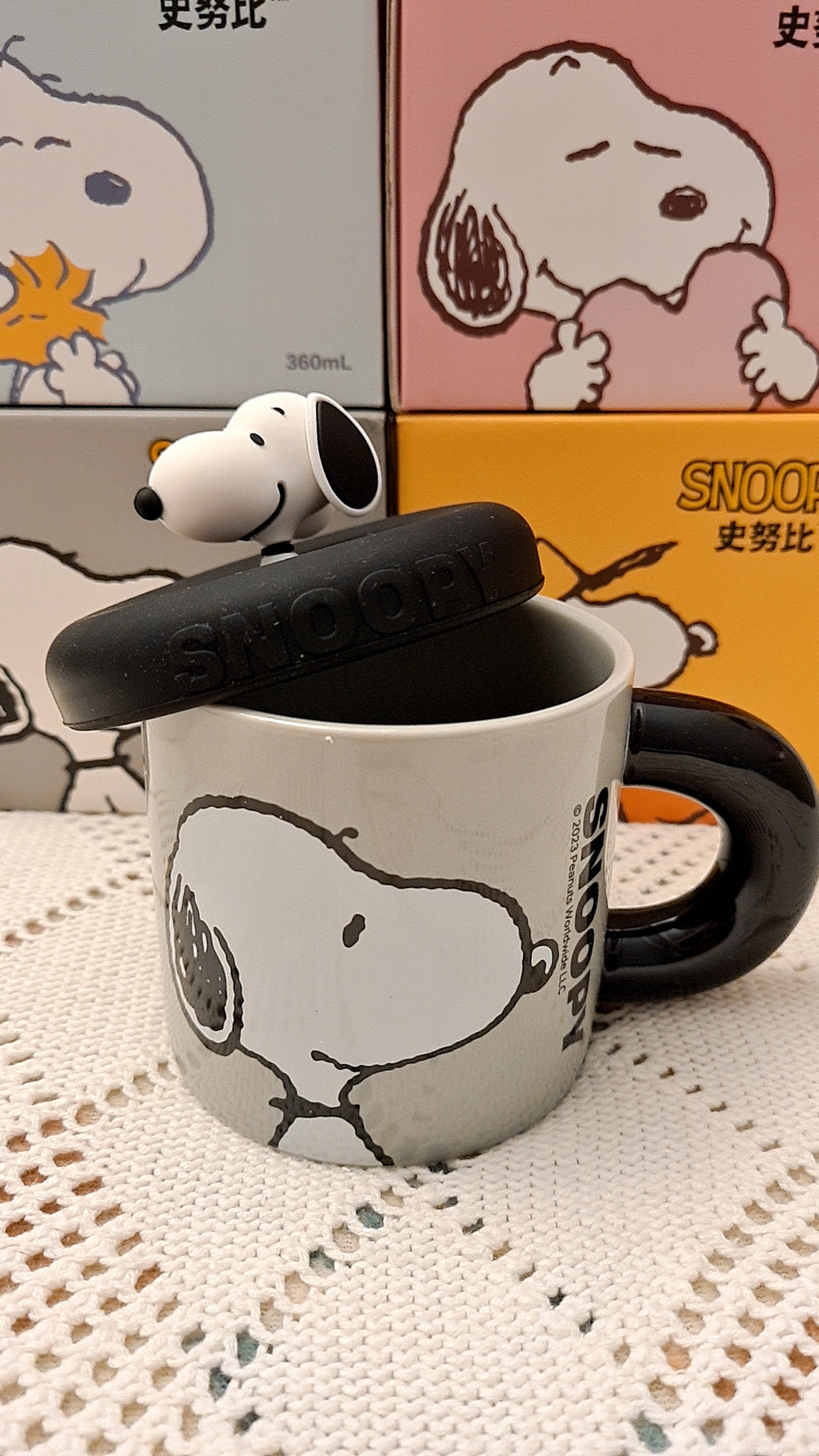 Snoopy (black and grey 🖤🩶)